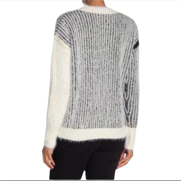 Bobeau eyelash sweater black and white color block - Picture 2 of 7
